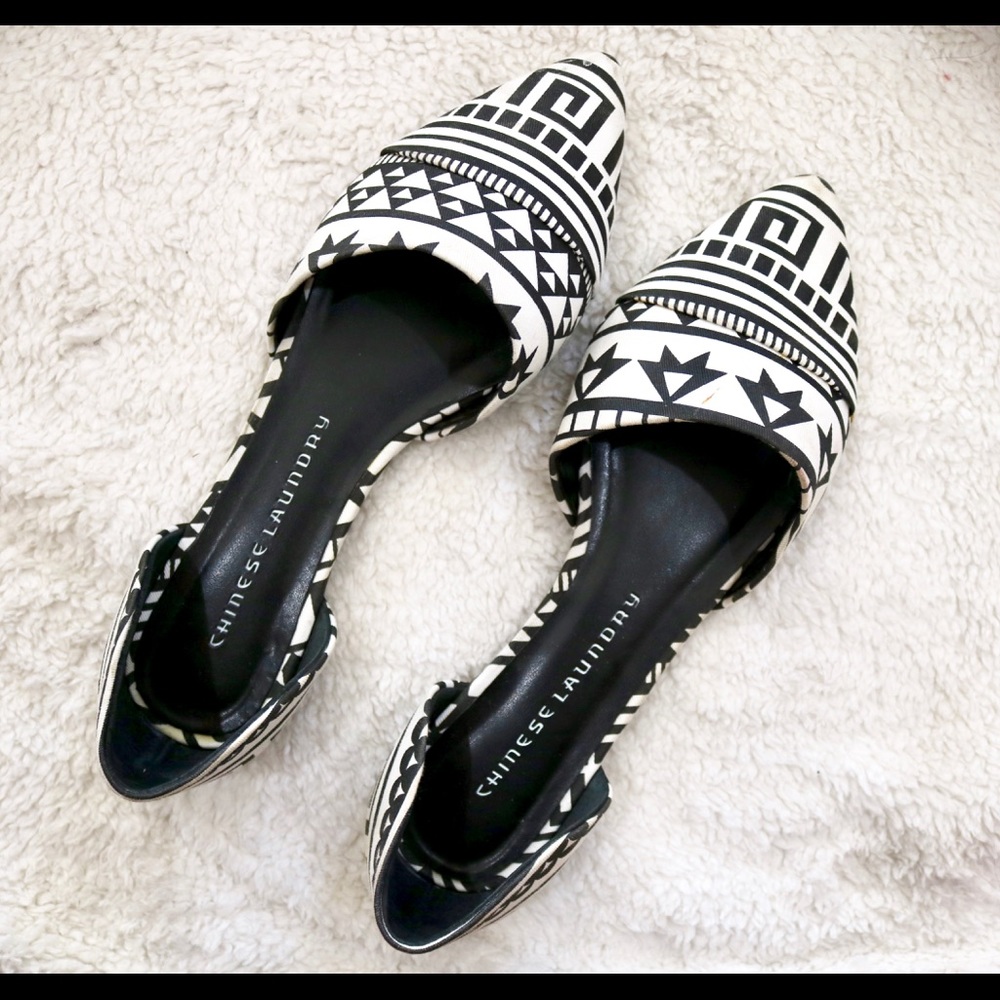 Black and White Flats